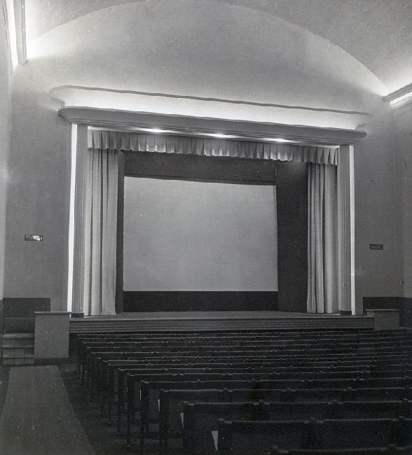 City Theater binnen 2 1964