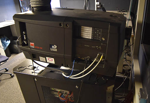 Barco projector De Blauwe kei 2a